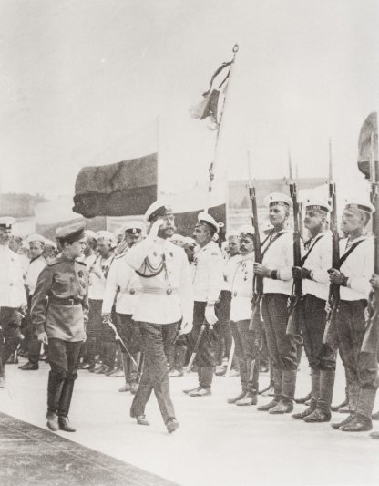 Николай II с сыном на корабле Черноморского флота. Май 1916 года.